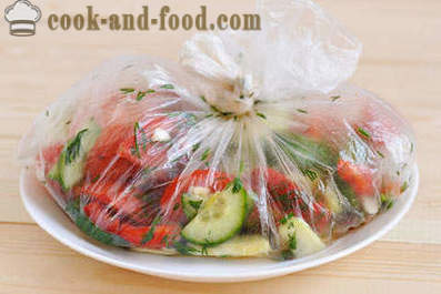 Recept salade van komkommers, tomaten en courgette