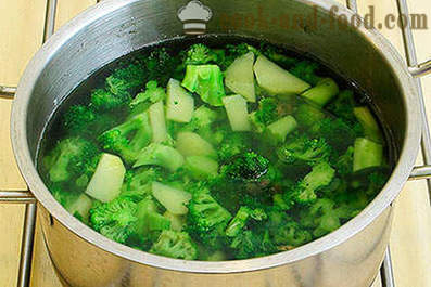 Puree van broccoli soep met room