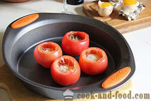 Gevulde tomaten met ei en kaas