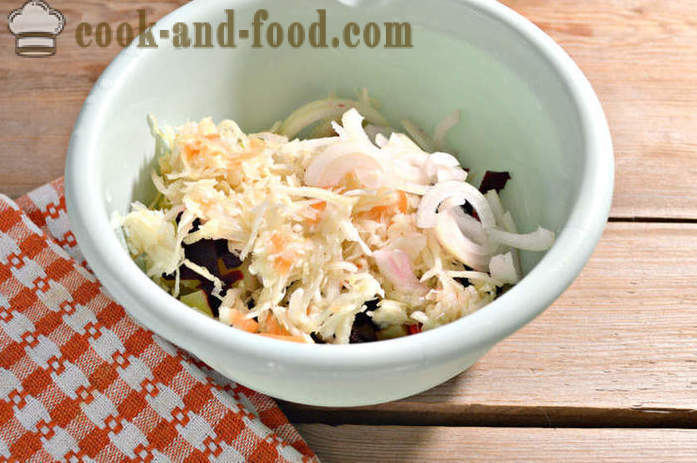 Stap voor stap recept foto's - Hoe maak je een heerlijke salade met olijven koken
