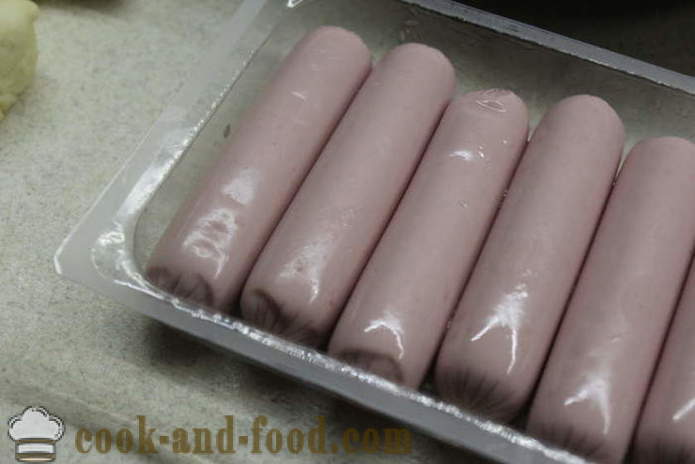 Varkens in dekens op yoghurt en gist - hoe hotdogs koken in gebak in de oven, met een stap voor stap recept foto's