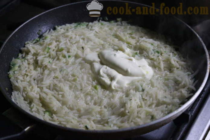 Delicious kruimelig rijst garneer met zure room en kruiden - hoe je een heerlijke bijgerecht van rijst, een stap voor stap recept foto's te koken