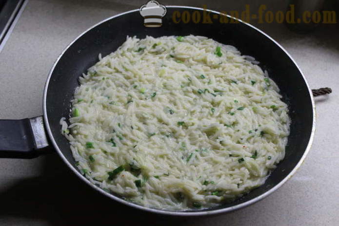 Delicious kruimelig rijst garneer met zure room en kruiden - hoe je een heerlijke bijgerecht van rijst, een stap voor stap recept foto's te koken