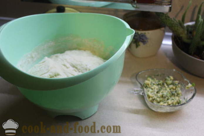 Kaasbroodjes met knoflook en ui - hoe muffins met kaas en knoflook te maken, met een stap voor stap recept foto's