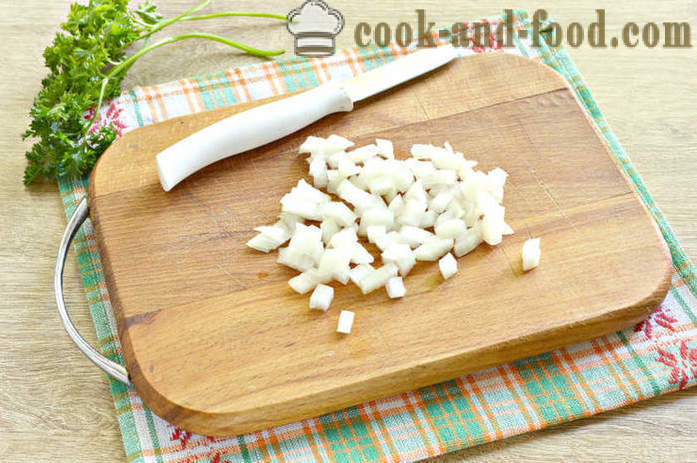 Aardappels met paddestoelen in zure room - hoe champignons met aardappelen en zure room koken in een pan, met een stap voor stap recept foto's