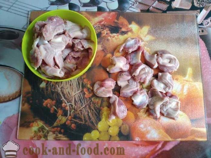 Gestoofde kip spiermaag in een pan - hoe je een heerlijke kip spiermaag, stap voor stap recept foto's te koken