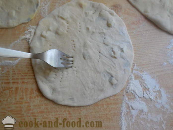 Cakes met ei en ui in een pan - hoe om te bakken ongezuurde broodjes, een stap voor stap recept foto's