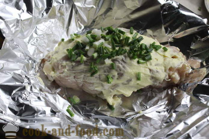 Zelfgemaakte kip roll gevuld met spinazie - hoe te rollen kipfilet te maken in de oven, met een stap voor stap recept foto's