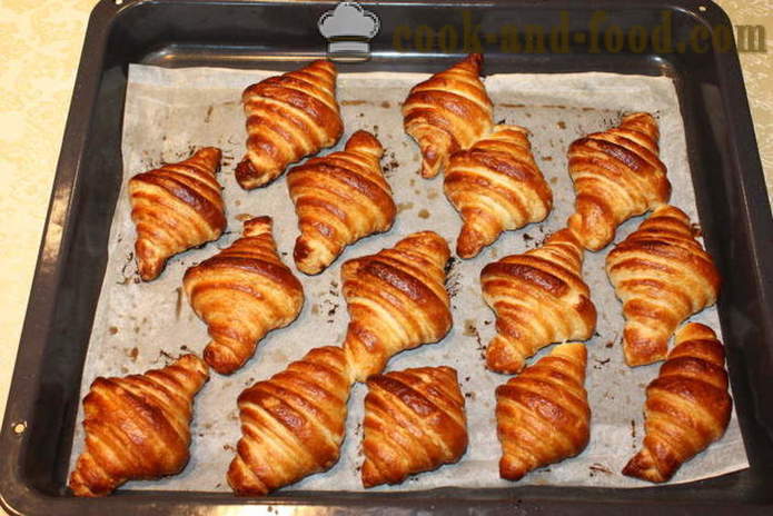 Franse croissants zonder vulling - hoe croissants schilferige gistdeeg, een stap voor stap recept foto's maken