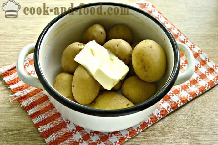 Gekookte nieuwe aardappelen met knoflook en kruiden - hoe nieuwe aardappelen koken lekker en de juiste stap voor stap recept foto's