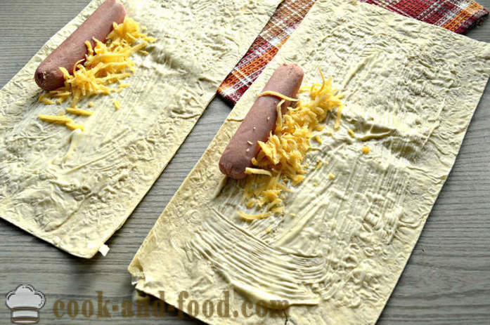 Worsten in pita brood met kaas en mayonaise - hoe worst in pitabrood, een stap voor stap recept foto's maken