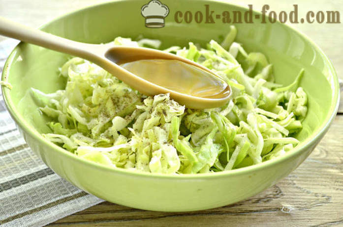 Eenvoudige salade van kool en komkommer met azijn - hoe je een heerlijke salade van verse kool en komkommer maken met een stap voor stap recept foto's