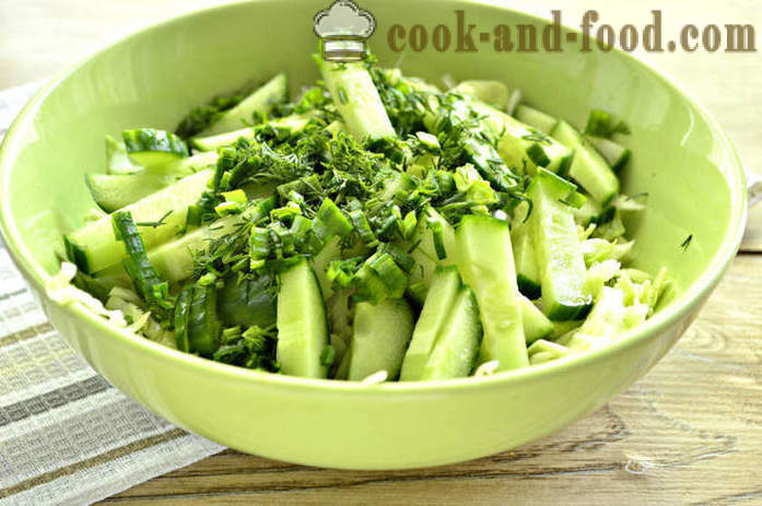 Eenvoudige salade van kool en komkommer met azijn - hoe je een heerlijke salade van verse kool en komkommer maken met een stap voor stap recept foto's
