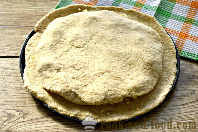 Pie volkoren graanproducten met kip en rijst - hoe je een kip taart in de oven, met een stap voor stap recept foto's