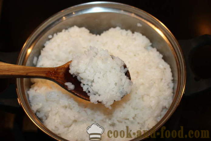 Smakelijke vulling rijst met kippenvlees, uien en wortelen - hoe je een kip vulling voor cakes en taarten, een stap voor stap recept foto's te koken