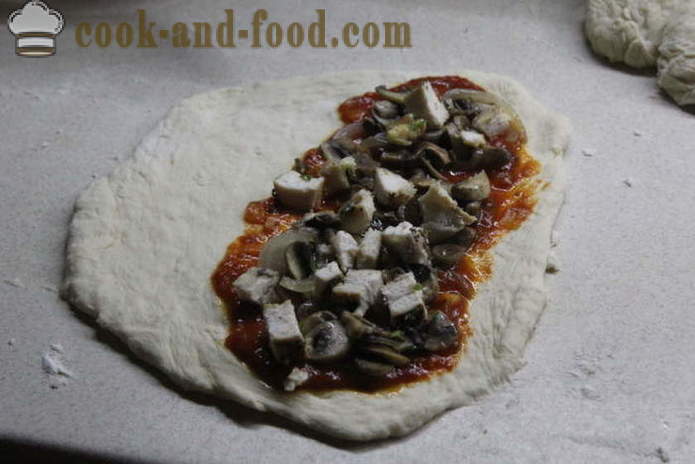 Pizza Calzone met kip thuis - hoe je een calzone thuis te maken, stap voor stap recept foto's