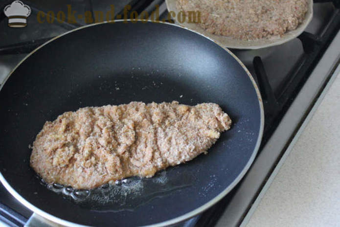 Escalope van kipfilet in een pan - hoe je een kip schnitzel in een koekenpan, een stap voor stap recept foto's roosteren