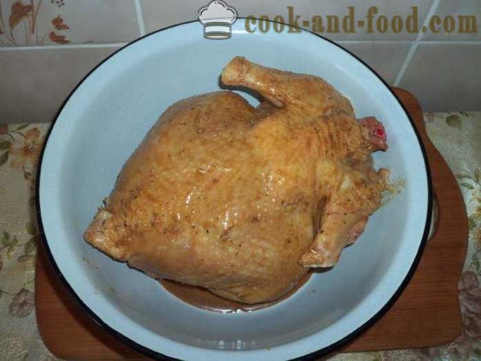 Een hele kip in de oven in een folie - zoals een heerlijke gebakken kip in de oven geheel, een stap voor stap recept foto's