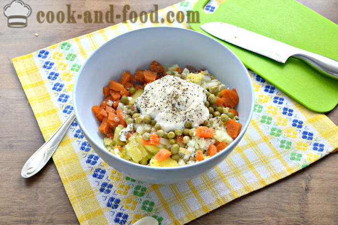 Salade met stukjes worst en zure room - hoe om te koken Olivier, een stap voor stap recept foto's