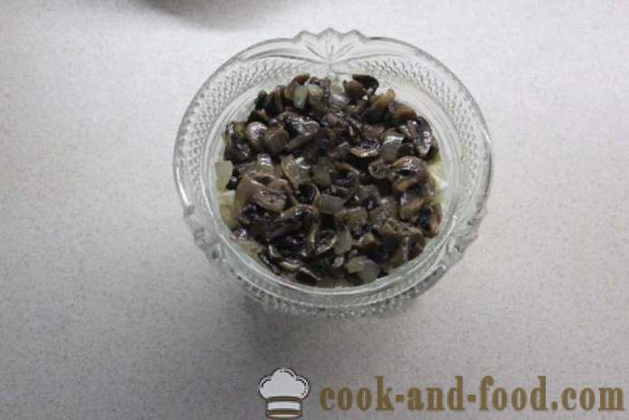 Gelaagde krabsalade met rijst en champignons - hoe krabsalade met rijst en champignons, een stap voor stap recept foto's te koken