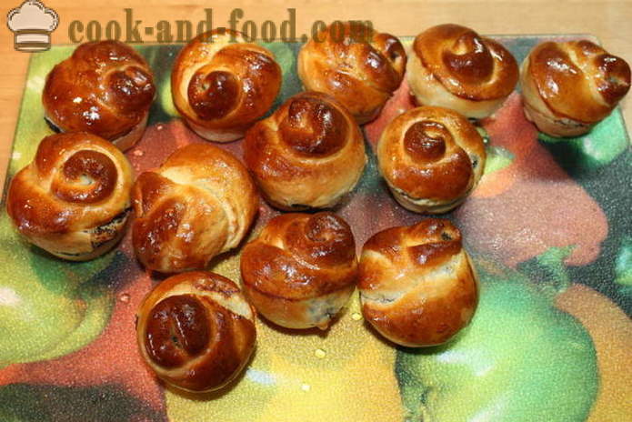 Gistbroodjes met maanzaad in de oven - hoe je een mooie broodjes met maanzaad, een stap voor stap recept foto's maken
