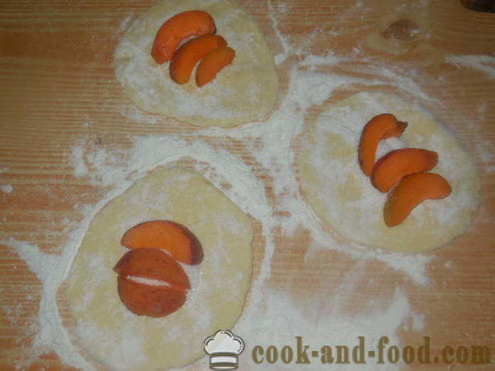 Cakes van kwark deeg met abrikozen in een pan - hoe cakes met abrikozen, stap te zetten voor stap recept foto's