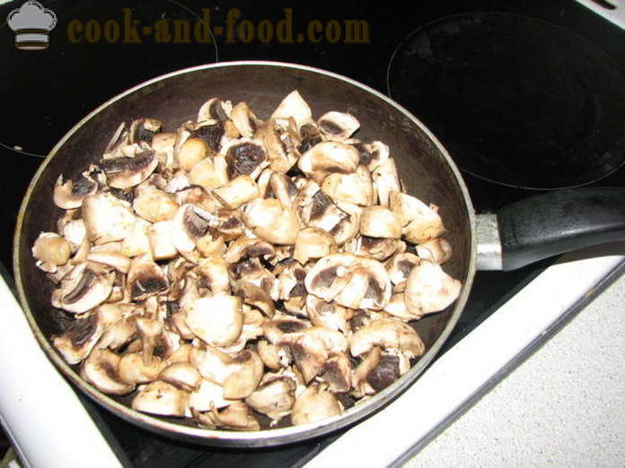 Gebakken champignons met zure room en uien - hoe gebakken champignons koken in een pan, een stap voor stap recept foto's