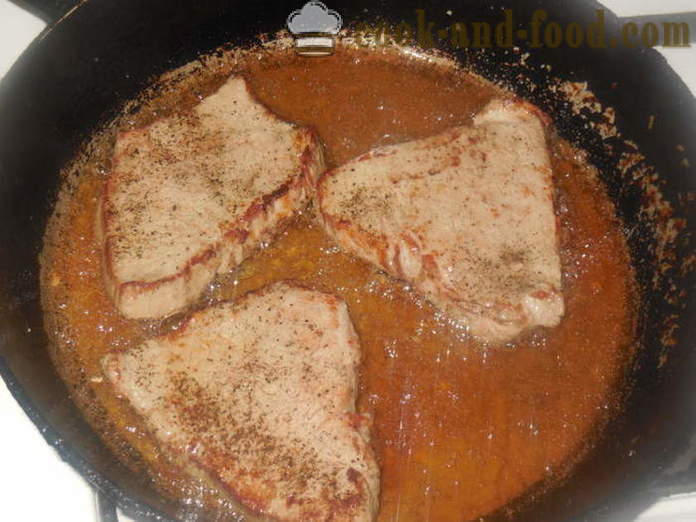 Vlees met tomaten en kaas in de oven - hoe sappig vlees in de oven, met een stap voor stap recept foto's