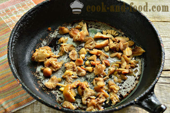 Heerlijke taart bedekt met champignons en kool - hoe je een taart met kool en champignons in de oven te bakken, met een stap voor stap recept foto's