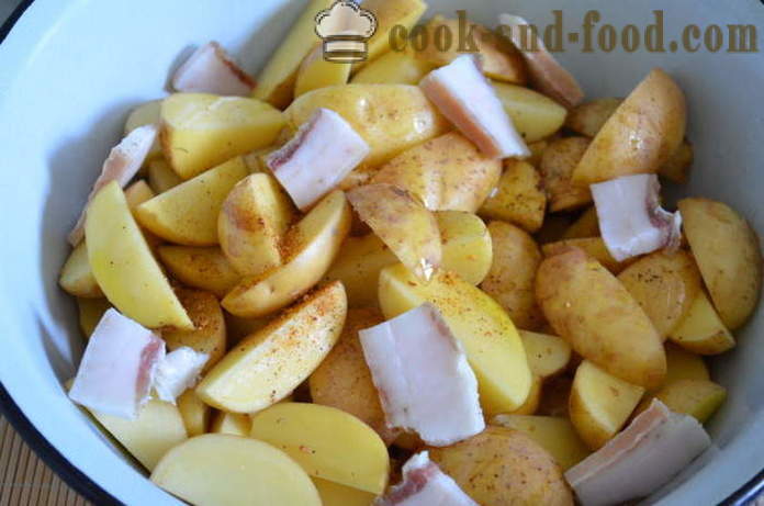Aardappelen gebakken in de mouw - zoals gebakken aardappelen in de oven in het gat, stap voor stap recept foto's