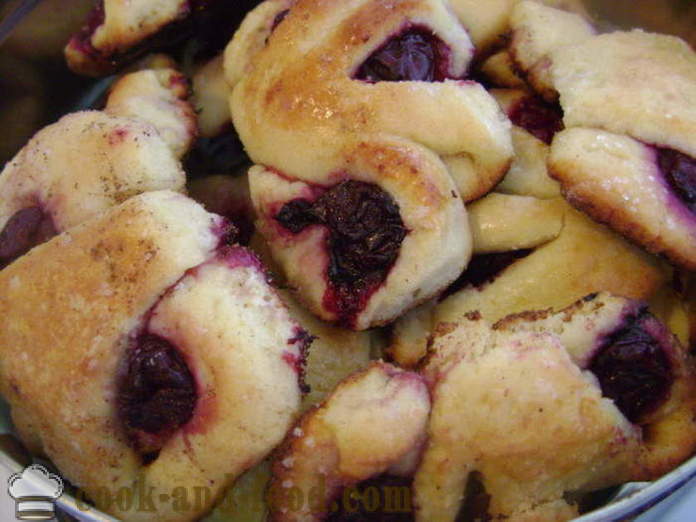 Cherry bagels uit de wrongel-test - hoe om te koken bagels met kersen, een stap voor stap recept foto's