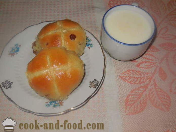 Eenvoudig en mooi broodjes voor Pasen - hoe de Pasen broodje, een stap voor stap recept foto's te bakken