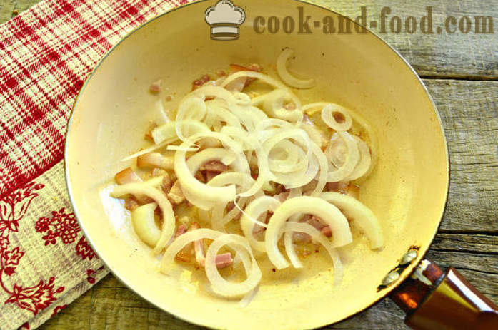 Gebakken aardappel met spek - zoals stoofpot aardappelen in een koekenpan, een stap voor stap recept foto's