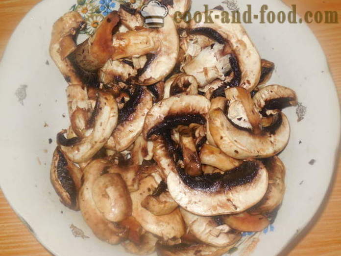 Gebakken champignons in een koekenpan - als paddestoelen uit de bloem, een stap voor stap recept foto's