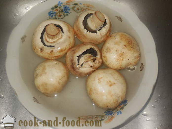 Gebakken champignons in een koekenpan - als paddestoelen uit de bloem, een stap voor stap recept foto's