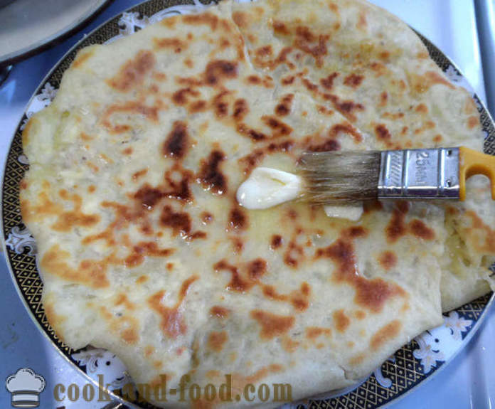 Gozleme Turks brood met vlees of kaas, groente en aardappelen - hoe om te koken Turkse broodjes, een stap voor stap recept foto's