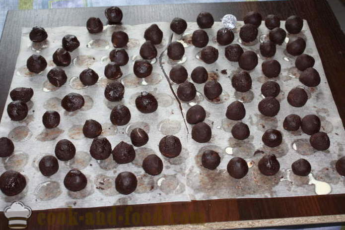 Zelfgemaakte chocolade truffels - hoe truffels snoep thuis, stap voor stap recept foto's maken