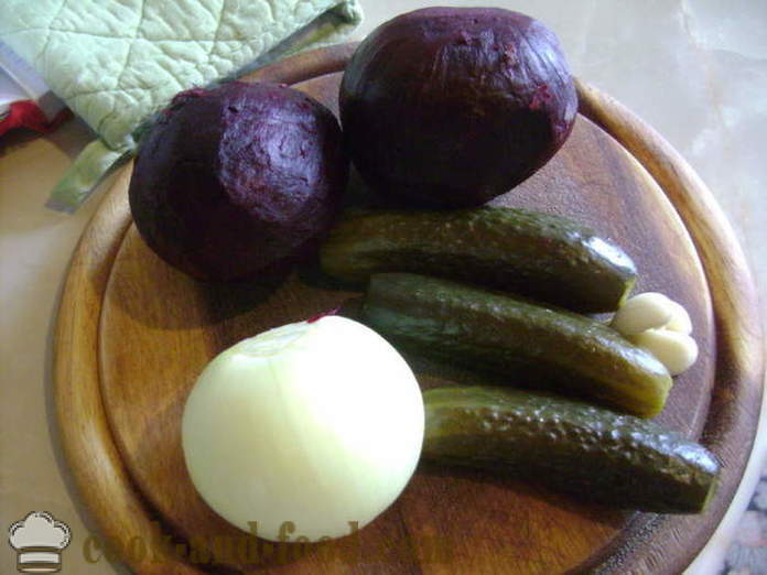Heerlijke Kaviaar van bieten met uien en komkommer - hoe eieren met rode biet koken in een pan, met een stap voor stap recept foto's