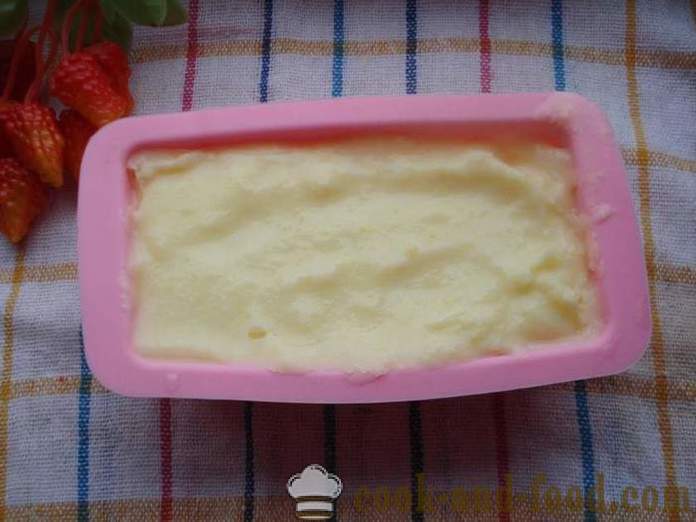 Zelfgemaakt ijs gemaakt van melk met zetmeel - hoe je een ijsje uitgevonden thuis, stap voor stap recept foto's maken