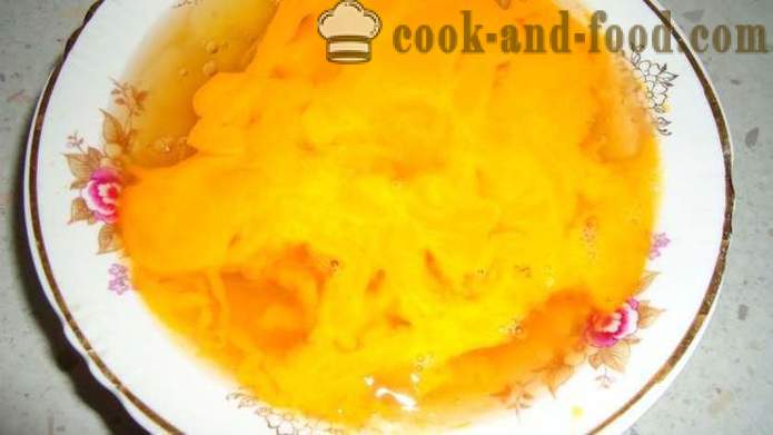 Grote gebakken eieren met worst van struisvogeleieren - hoe je een omelet van de struisvogel eieren te koken, stap voor stap recept foto's