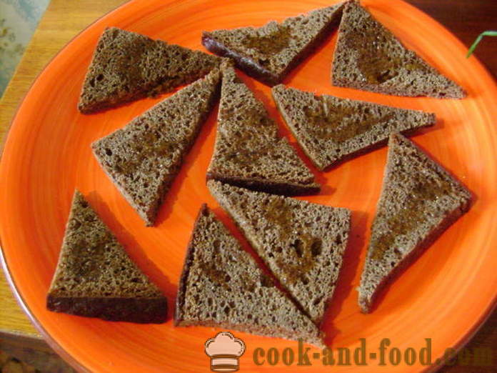 Eenvoudige broodjes met haring op roggebrood - hoe broodjes met haring, een stap voor stap recept foto's maken