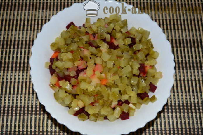 Vinaigrette in multivarka erwten, komkommers - hoe salade in multivarka, stap voor stap recept foto's te koken