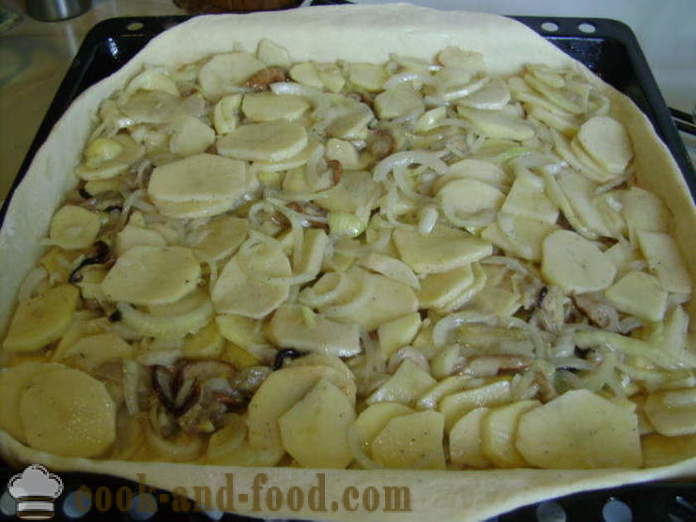 Gist taart met aardappelen en champignons - hoe je een taart met champignons en aardappelen te bereiden, met een stap voor stap recept foto's