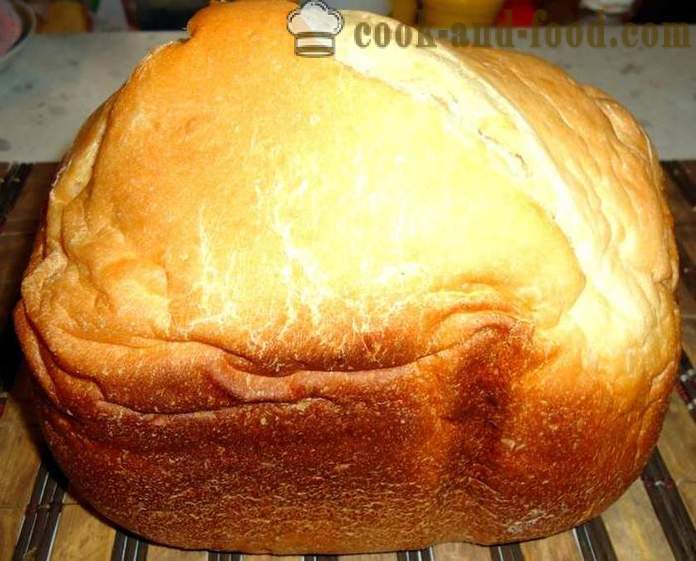 Eenvoudige zelfgebakken brood in de broodmachine - hoe om brood te bakken in de broodbakmachine thuis, stap voor stap recept foto's