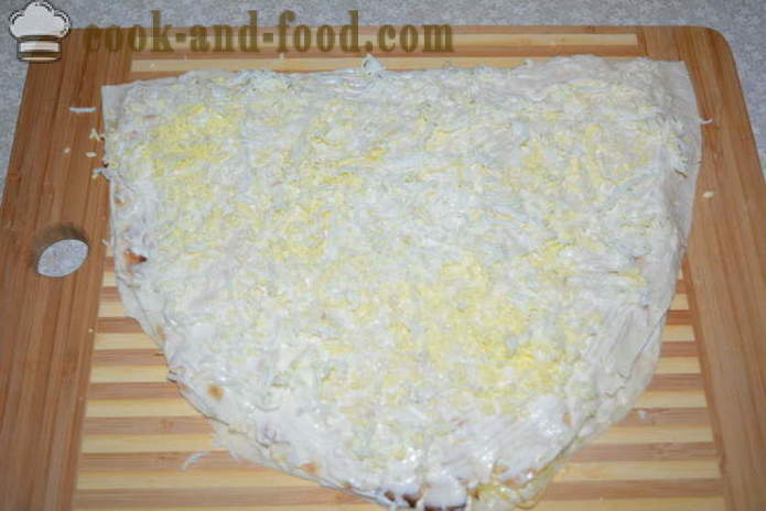 Een eenvoudige rol van pitabroodje met sprot, kaas en eieren - hoe je een brood van pitabroodje met sprot, een stap voor stap recept foto's te koken