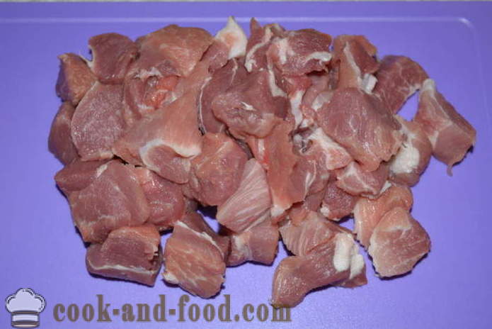Varkensvlees met champignons in multivarka zoals goulash - hoe om varkensvlees te koken met champignons in multivarka, stap voor stap recept foto's