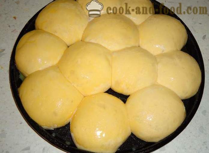 Gist broodjes met sesamzaad in de oven - hoe je een broodje te maken met sesamzaadjes thuis, stap voor stap recept foto's