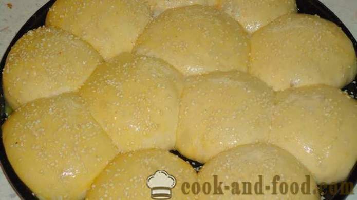 Gist broodjes met sesamzaad in de oven - hoe je een broodje te maken met sesamzaadjes thuis, stap voor stap recept foto's