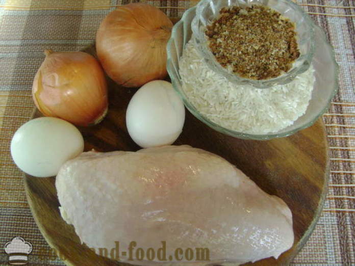 Kipfilet met wapenschild omelet in een pan - hoe de kipfilets koken onder een bontjas voor het diner, met een stap voor stap recept foto's