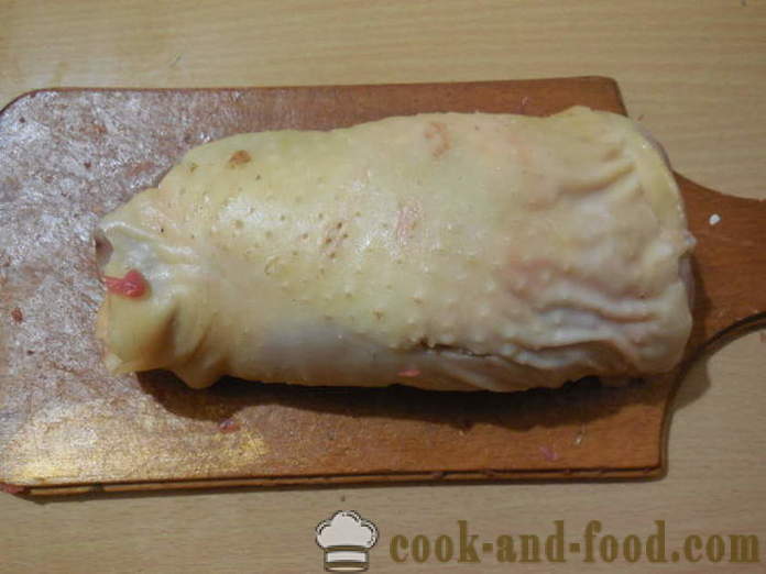 Gebakken Turkije dij roll met champignons - hoe je een kalkoen roulade koken in de oven, met een stap voor stap recept foto's